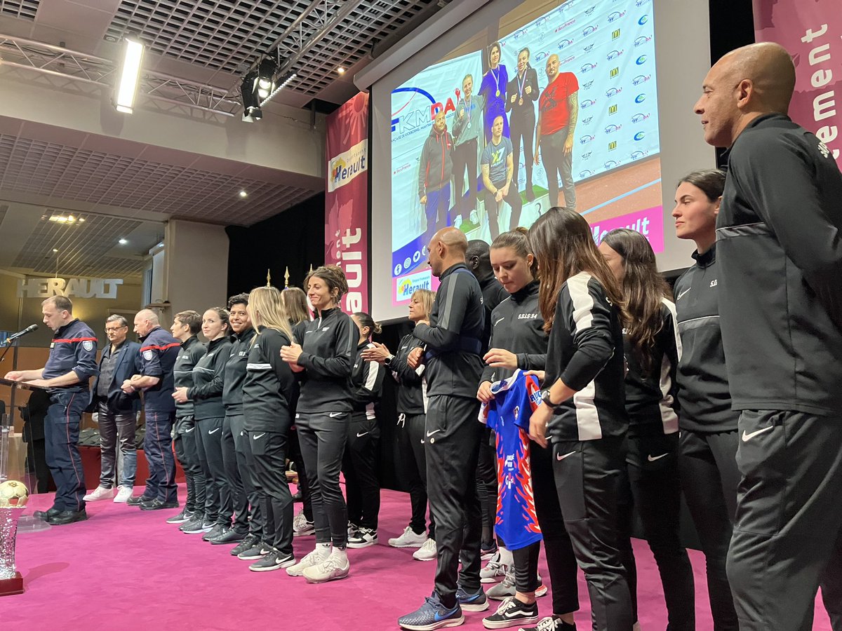 PompiersHerault's tweet photo. #SportPassion||

Les sportifs du SDIS de l’#Hérault à l’honneur ce soir à l’Hôtel du Département en présence de Jérôme LOPEZ &amp; du Contrôleur général Éric FLORES #DDSIS34 

➡️Équipe de foot féminine &amp; masculine 
➡️Équipe de rugby féminine &amp; masculine
&amp; tous les lauréats 2023🏆 https://t.co/wuxlWCrH82
