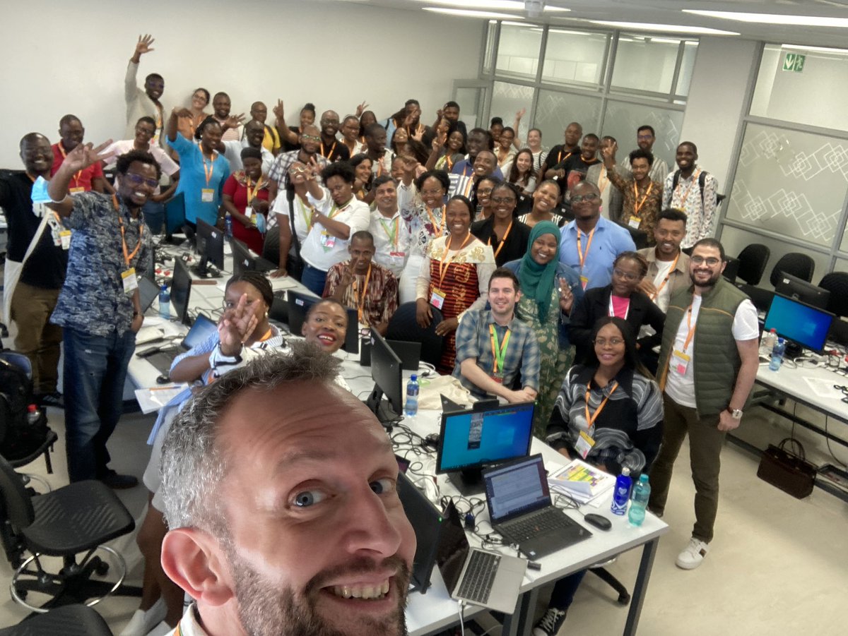 The end of an amazing course on AMR genomics @nicd_sa - with more than 50 inspirational participants from 20 countries across Africa. @nicd_sa @eventsWCS @alicepn @StanKwenda @francesc_cic @kumarnaren13 @effkay88 @bfgbeth @belamalta10 @SangerPathogens @sangerinstitute