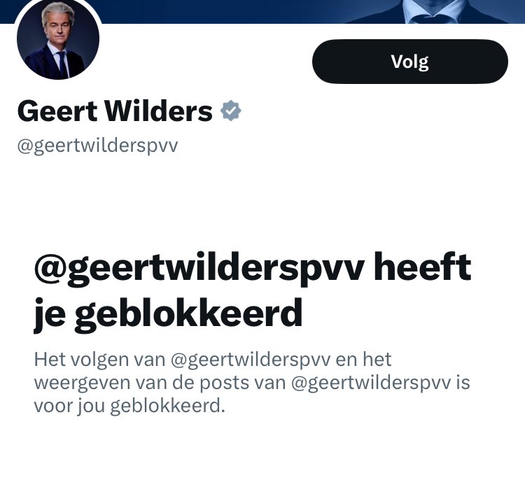 Amusant: onmiddellijk nadat ik mijn tweet zette over het meesterlijk geacteerde slachtofferschap van de man die zo graag premier van alle Nederlanders had willen worden blokkeert hij nu ook mij, zoals eerder al vele anderen. De Leider kan nu eenmaal slecht tegen kritiek.