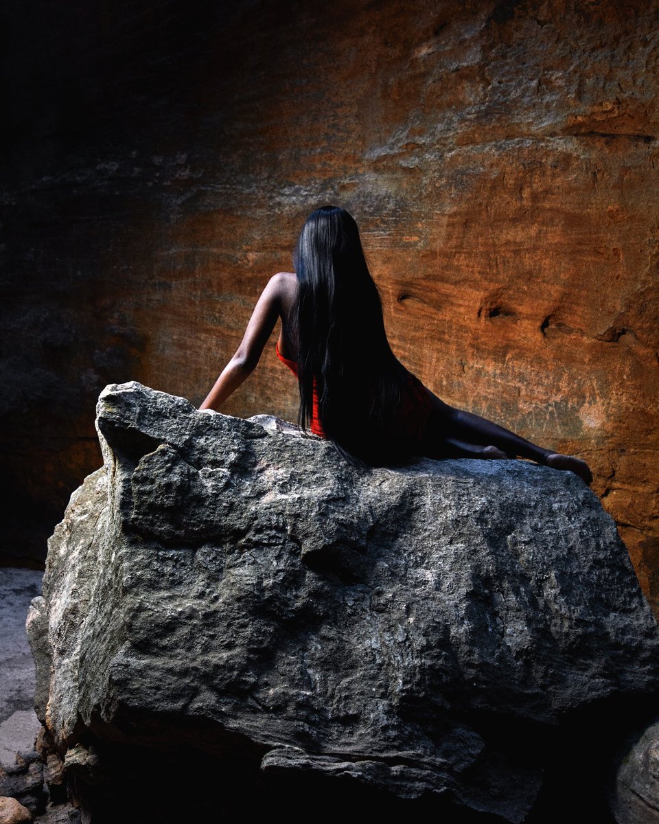 ꧁ 𝐖𝐀𝐈𝐓 ꧂ my newest offering out at MIDNIGHT GMT 

Single artwork by <a href="/david_sessions/">david sessions</a> 

Born as a homage to the journey, a physical and spiritual manifestation of the path to the present. 

This one is very special, I’m so excited for it to finally be birthed into the world