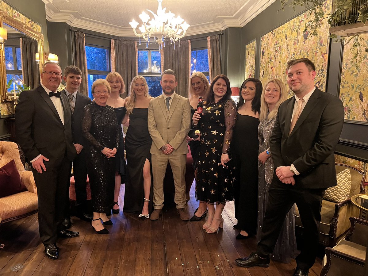 Our #York team all ready to set off to the @VisitYork #Tourism #Awards tonight @yorkracecourse ….we’re up for 3 awards so fingers crossed 🤞