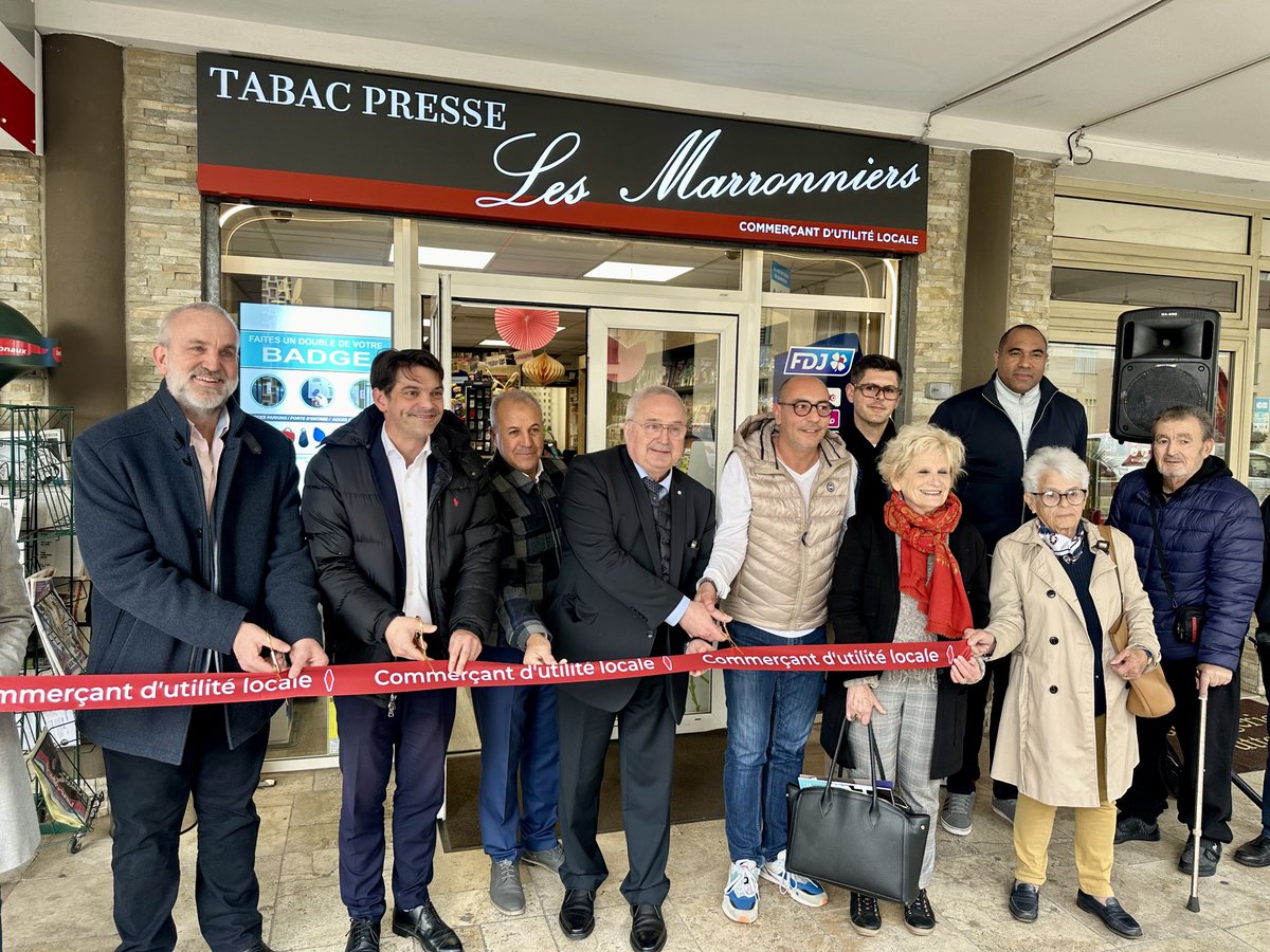 PierreRomero06's tweet photo. Inauguration à GRASSE du Tabac des Marronniers récemment transformé,en présence de ⁦@JeromeViaud⁩ Maire de Grasse et Pdt AMF06, ⁦@JpSavarino⁩ Pdt CCI NCA. CA +30% après transformation,réussite exemplaire de Commerçant d’Utilité Locale en cœur de ville 👏👍 https://t.co/JgrhpUY7DD