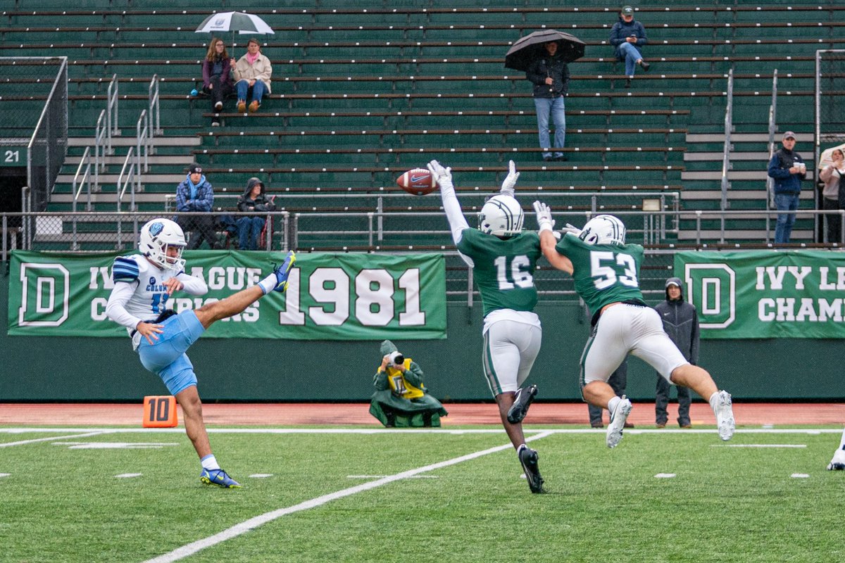 DartmouthFTBL tweet picture