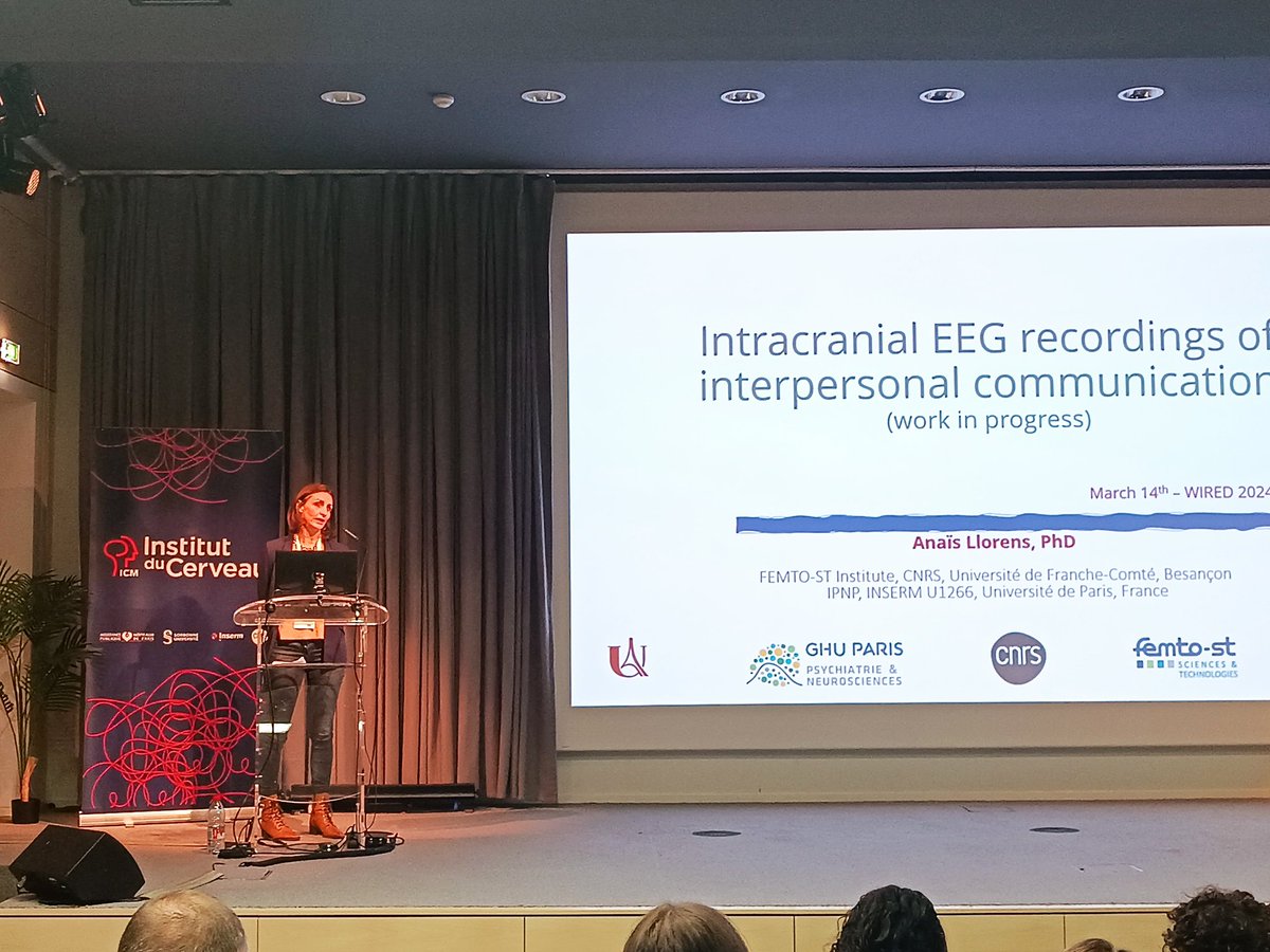 My dear @AnaisLlorensPhD talk about intracranial eeg and interpersonal communication at the WIRED Conference in Paris 🧠💫👏