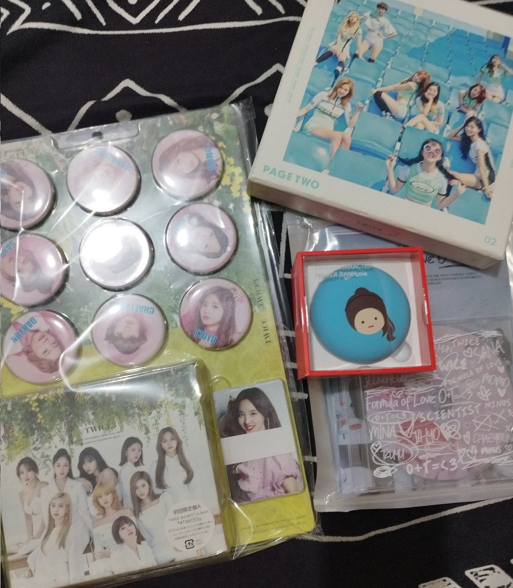wizonce_chingu's tweet photo. #WOChingu_Sells
WTS LFB ph only

Random Twice Album &amp; Merch Set - 1700
- Nayeon Character Powerbank
- Sealed FOL File Version
- Sealed #TWICE3 
- Page Two (water damaged PB) 

payo
onhand
not for impatient &amp; sensitive buyer

gcash/bank transfer | j&amp;t, lbc, sdd
loc: pasig https://t.co/wqlwx0s6RJ