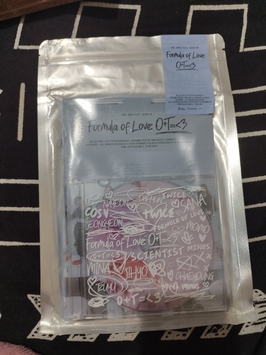 wizonce_chingu's tweet photo. #WOChingu_Sells
WTS LFB ph only

Random Twice Album &amp; Merch Set - 1700
- Nayeon Character Powerbank
- Sealed FOL File Version
- Sealed #TWICE3 
- Page Two (water damaged PB) 

payo
onhand
not for impatient &amp; sensitive buyer

gcash/bank transfer | j&amp;t, lbc, sdd
loc: pasig https://t.co/wqlwx0s6RJ