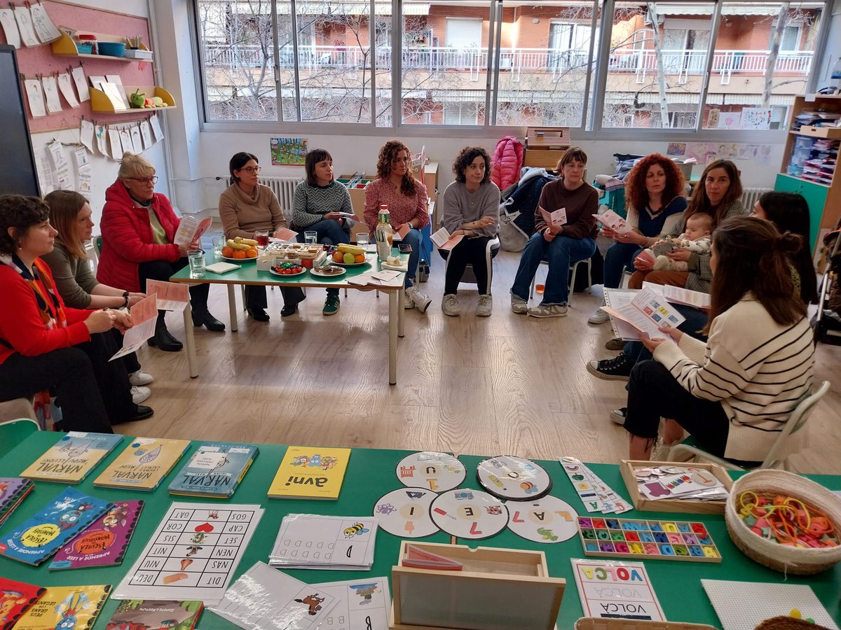 ImmaVedruna's tweet photo. Nou berenar educatiu a #educacióinfantil
El procés d'aprenentatge de la lectura i l'escriptura: com s'inicia, com acompanyem a l'escola, que poden fer les famílies, recomanacions de primeres lectures.
#VedrunaBategaambTu
#lectoescriptura https://t.co/JxXfPzlriy