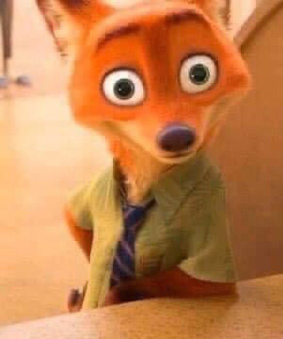 Esto de trabajar con personas de toda Latinoamérica está complicado en cuanto a comunicación: compañera #1 oye tienes un esfero que me prestes? 

Yo: un que?