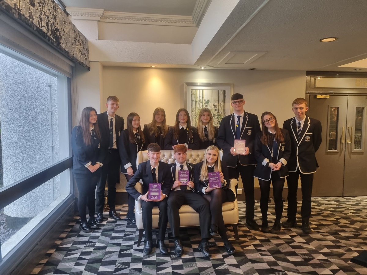 Miss_Vernal's tweet image. Hive25  are the Regional Area Winner for 2024! 💛
We couldn't BEE prouder 💛🐝🎉@_Hive25 @dyw_ren @JohnstoneHighSc