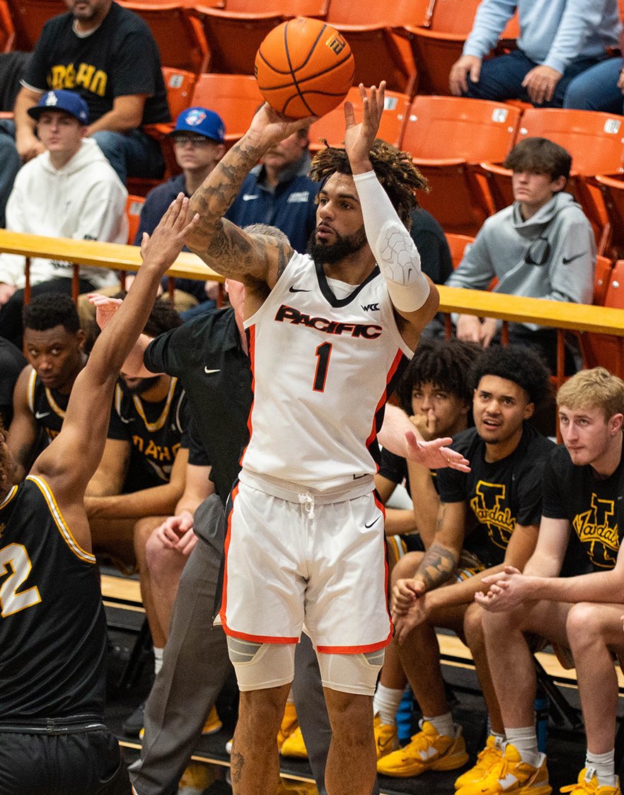 Pacific G Donovan Williams plans to enter the transfer portal, he tells @ThePortalReport. The 6’5 senior averaged 9.7 points, 4.4 rebounds, 1.5 assists, and 1 steal per game this season.