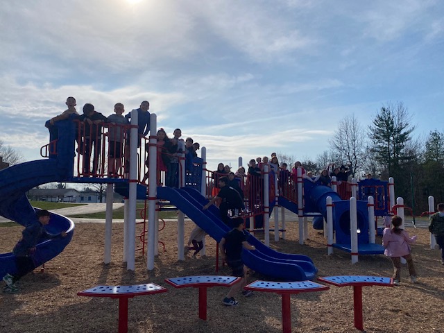 Raymond_Elem's tweet photo. Finally getting to break in the new playground equipment! #MEVSD #PTBM https://t.co/KfV0asNOkZ