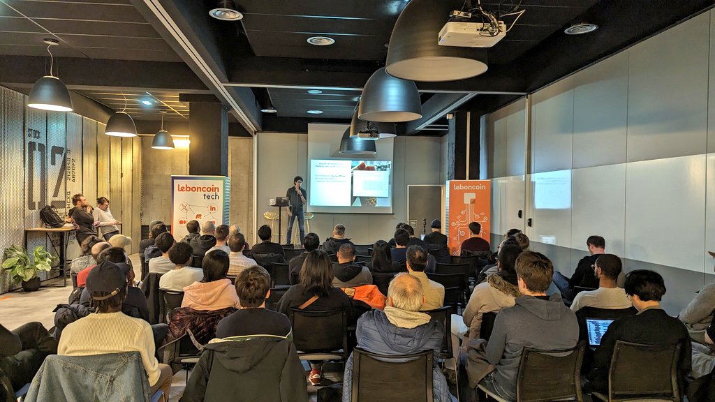 Duplex dans nos locaux parisien, avec un Meetup <a href="/ParisAndroidUG/">Paris Android User Group (PAUG)</a> 🧡

Au programme 3 talks <a href="/leboncoin/">leboncoin</a> :

🎙️Le tooling Spark chez leboncoin
🎙️Comment avoir une prod stable
🎙️Désactiver la feature que l'utilisateur ne veut pas voir

Et @JulienSalvi pour cloturer :
🎙️ML KIT en bref