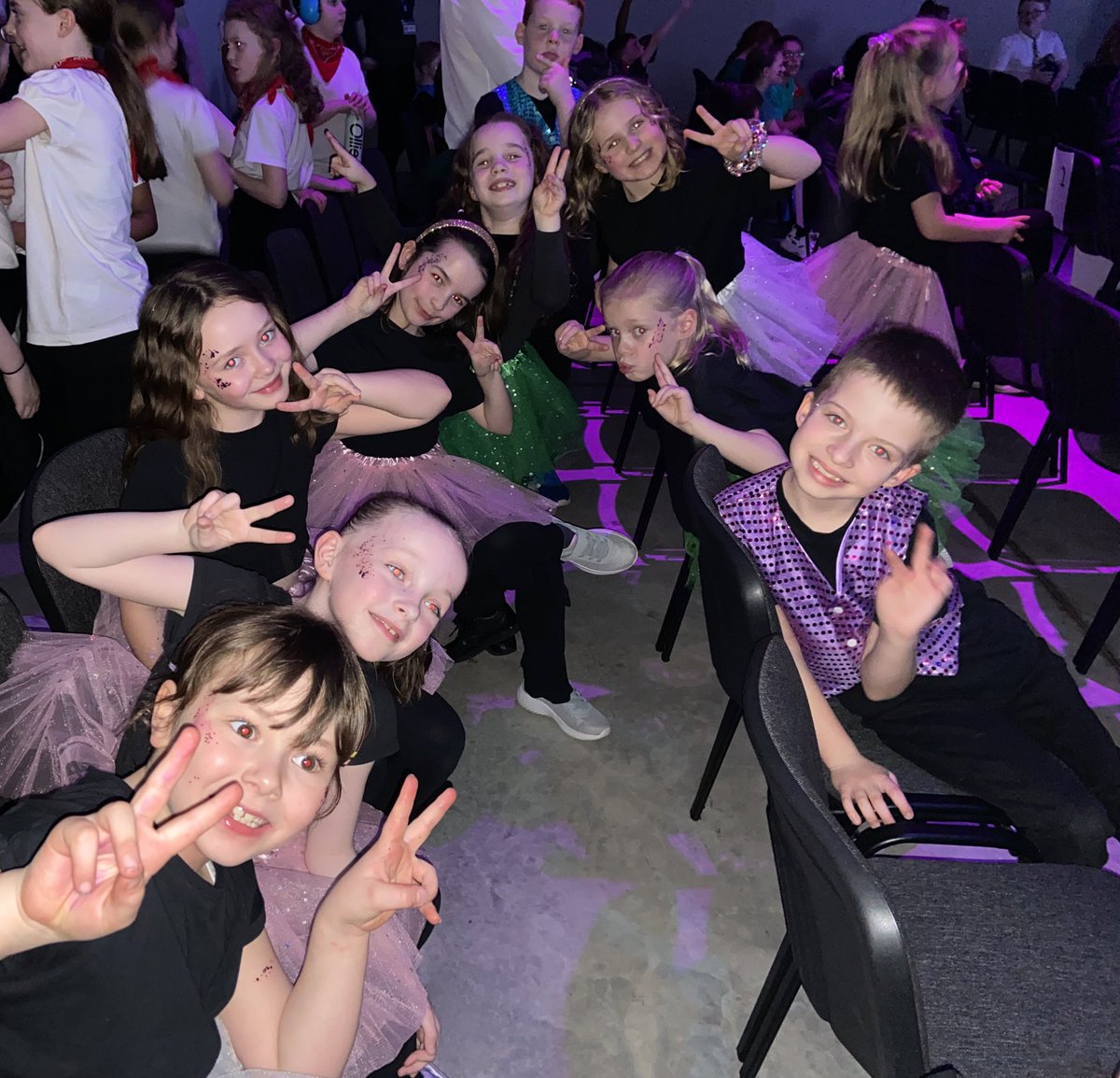 Year1MissL's tweet photo. ITS TIME 🥳🥳 @WigLeDance https://t.co/3Pk69DAOel