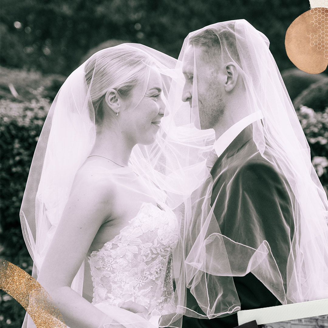 Sneaking in those under-the-veil shots because old-school is the new cool! 💖✨ Celebrating the couple's special memories with a touch of nostalgia. #ThrowbackVibes #UnderTheVeilMagic #SpecialMemories #LoveInTheAir