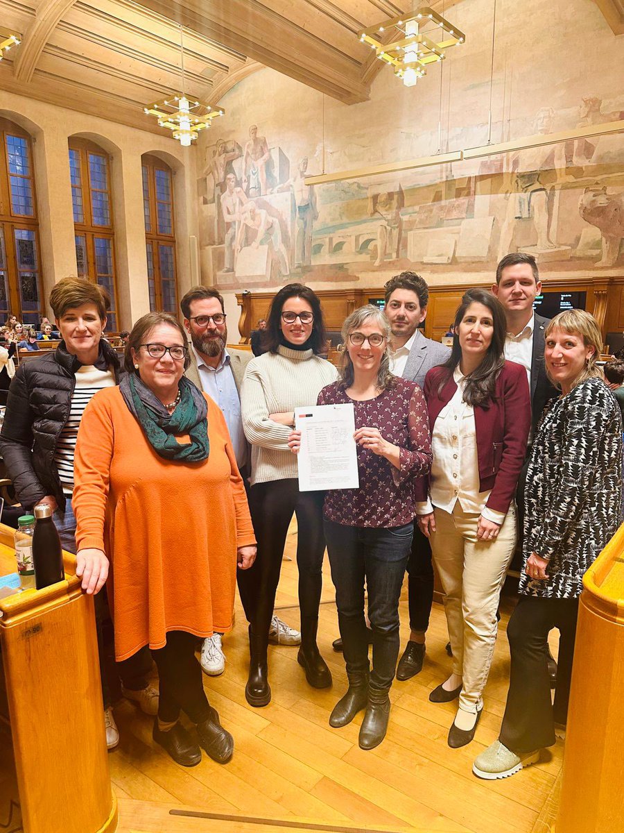 Antisemitismus entschieden bekämpfen, heisst auch Schulen unterstützen, Massnahmen ergreifen, sensibilisieren - wir reichen heute drei interfraktionelle Vorstösse im Stadtrat ein <a href="/Simone_Richner/">Simone Richner</a> <a href="/BernadetteHaefl/">Bernadette Haefliger</a> <a href="/BeJansTroxler/">Bettina Jans-Troxler</a> <a href="/MoeLindgren/">Maurice Lindgren</a> uvm.  <a href="/derbund/">Der Bund</a> <a href="/hauptstadt_be/">Hauptstadt</a> @