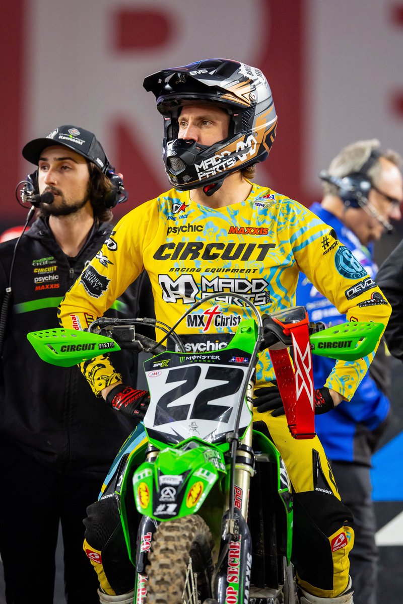 racerxonline's tweet photo. After his ugly crash at Daytona with Justin Hill, Freddie Noren went to check on the downed Hill rather than just jump back on his bike. The AMA wanted to recognize Noren’s good sportsmanship and has comped his entry fee for this weekend’s Indianapolis SX 👍🏼 @freddienoren https://t.co/PSev53wHR7