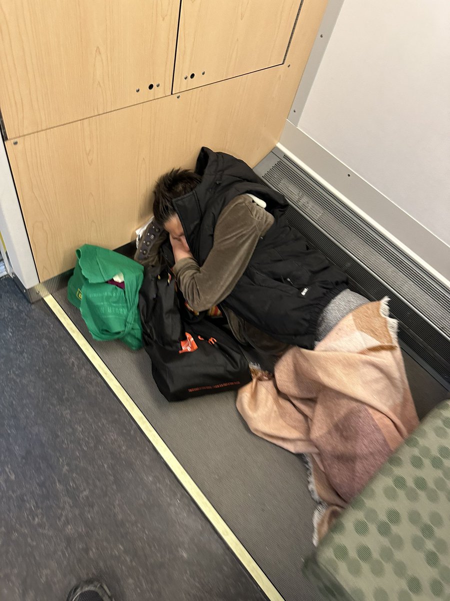OakvilleDan's tweet photo. @GOtransitLW https://t.co/ibluJG5gd5