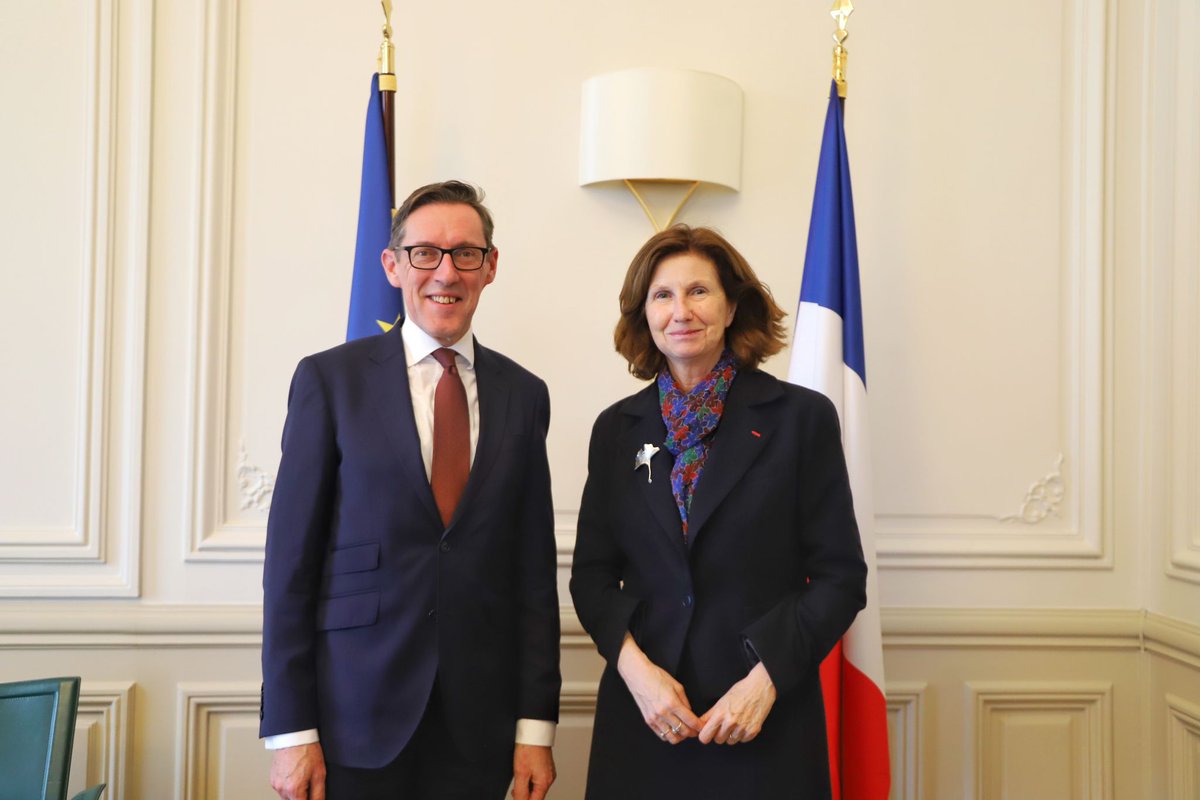 Meeting with @Ian_Gorst, Minister for External Relations of #Jersey. We will continue our dialogue in a spirit of cooperation on every subject of common interest, be it fishing, culture or energy. 🇫🇷 🇯🇪