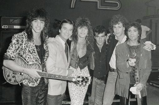 SukursalRock's tweet image. A date in history: March 14, 1983. Bon Jovi is officially formed. Jon Bon Jovi called his friend, David Bryan, who in turn called bassist Alec John Such and an experienced drummer named Tico Torres, both formerly of the band Phantom’s Opera... #BonJovi #41stAnniversary #Formed