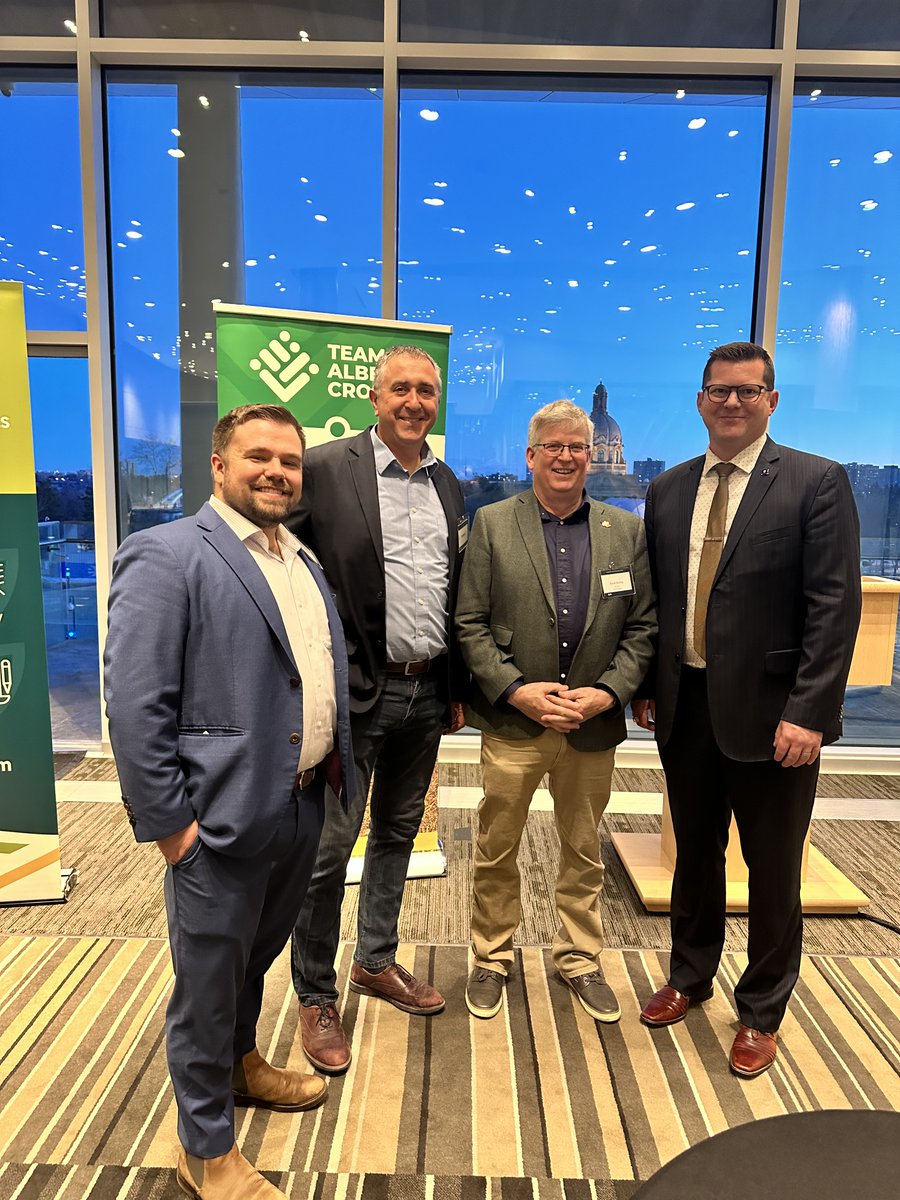 AlbertaGrains's tweet photo. It was a great day of meetings yesterday at #TeamAlbertaCrops inaugural reception in Edmonton. The event provided an excellent opportunity for agricultural producers and policymakers to network and connect on hot topics and pressing issues facing Albertan farmers. https://t.co/oVNwiOYXVp