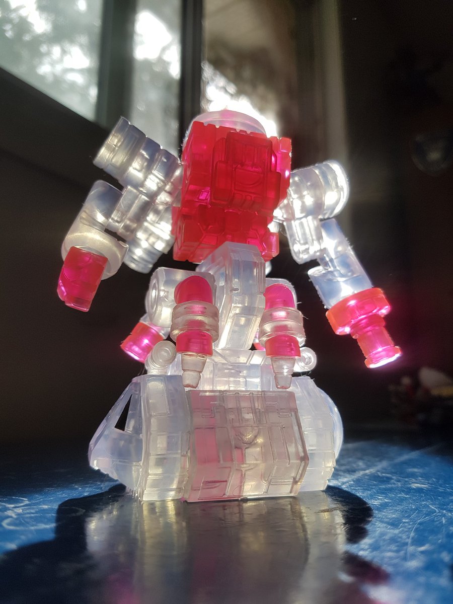 TheLocalBard's tweet photo. Crystal Super Zeroid made using parts of a Mordireus Zeroid and a Stealth Edition Maxx Zero.  Both from Toyfinity!

#Toyfinity #Zeroids #Translucent  #ToyPhotography @JohnDoctorKent https://t.co/pqjjK4MNmX