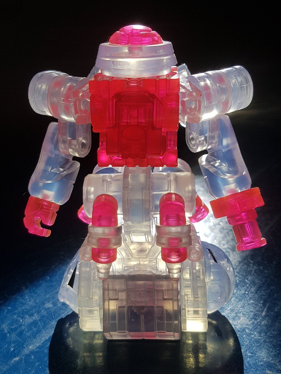TheLocalBard's tweet photo. Crystal Super Zeroid made using parts of a Mordireus Zeroid and a Stealth Edition Maxx Zero.  Both from Toyfinity!

#Toyfinity #Zeroids #Translucent  #ToyPhotography @JohnDoctorKent https://t.co/pqjjK4MNmX