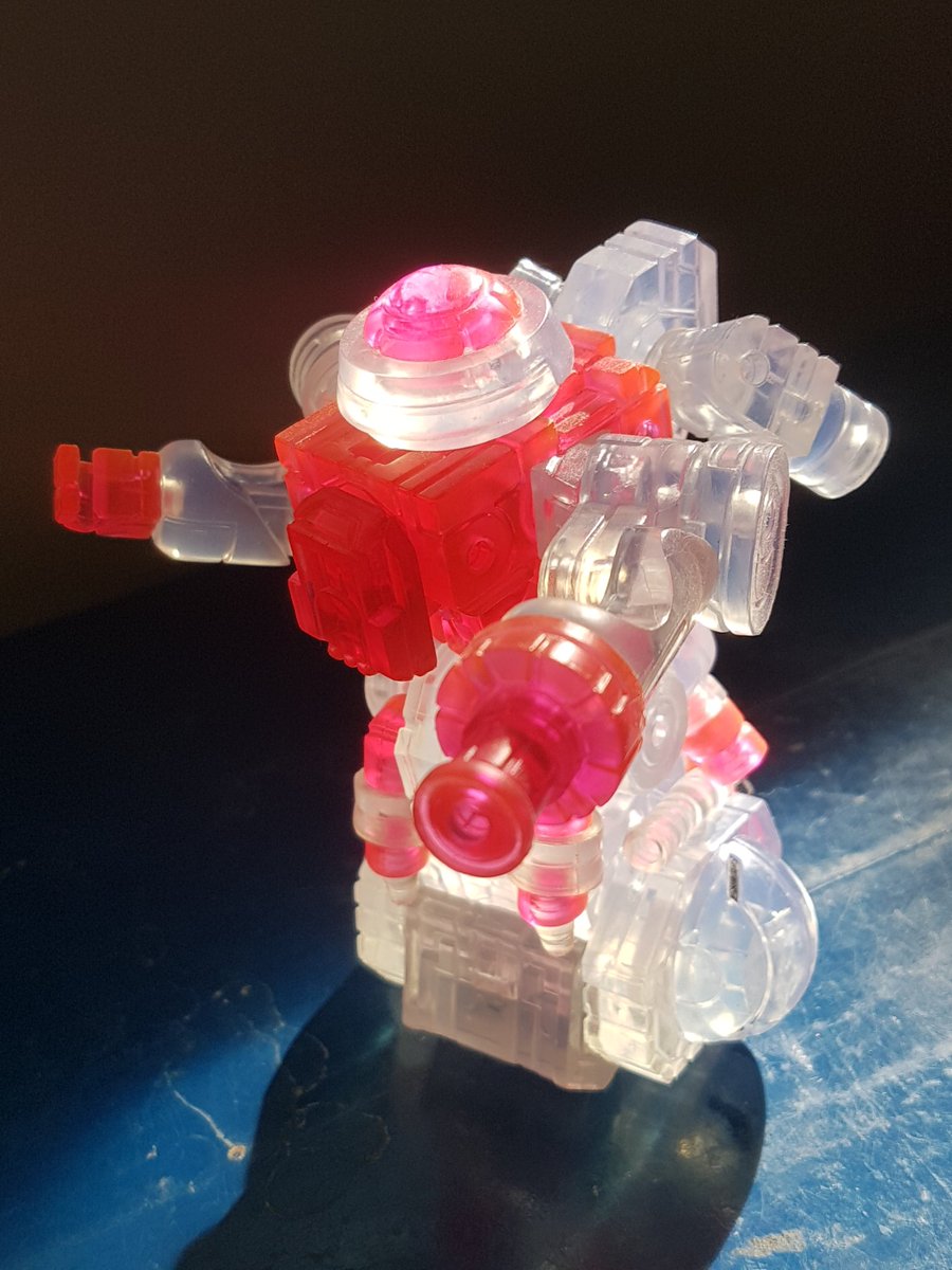 TheLocalBard's tweet photo. Crystal Super Zeroid made using parts of a Mordireus Zeroid and a Stealth Edition Maxx Zero.  Both from Toyfinity!

#Toyfinity #Zeroids #Translucent  #ToyPhotography @JohnDoctorKent https://t.co/pqjjK4MNmX