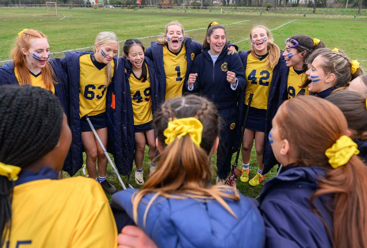 Miss Halliday tweet media