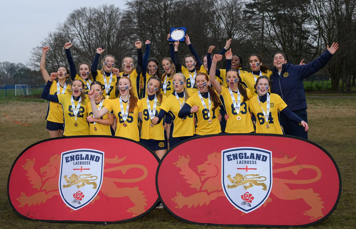 Miss Halliday tweet media