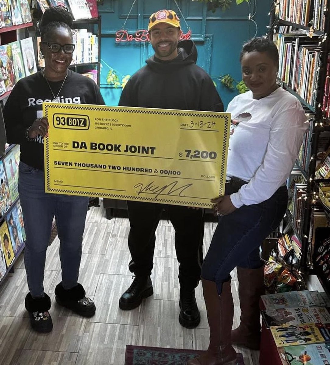 It’s #WHM but salute to the gangstas that adore US! 🫡

Vic Mensa alongside his 93 Boyz generously blessed Da Book Joint, a Black owned book store in Chicago, &amp; covered their rent for an entire year. 🫶🏽

#vicmensa #93boyz #lipglossnhotsauce