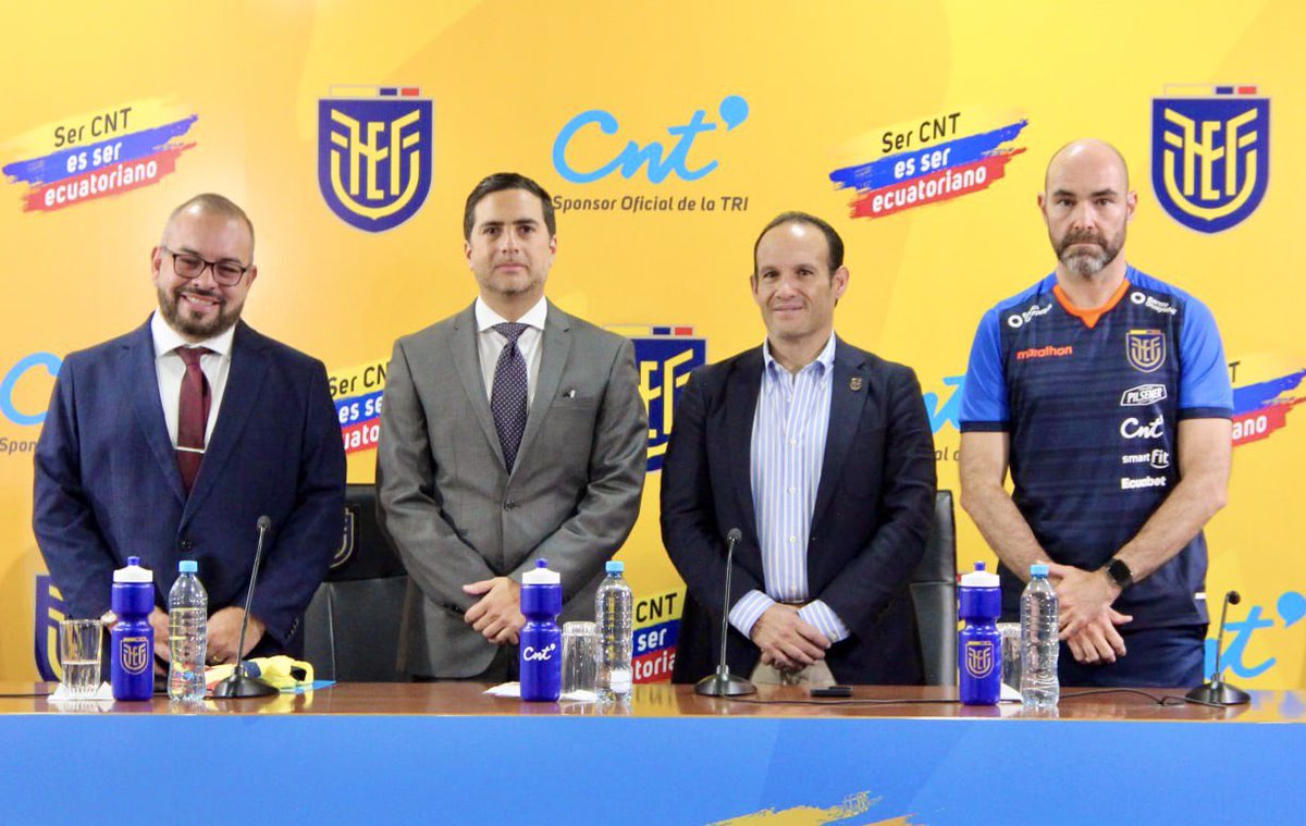 CNTinforma's tweet photo. ✍️@CNT_EC y @FEFecuador firmaron un convenio comercial de sponsorship. Estrategia de patrocinio que permitirá apoyar a @LaTri y beneficiar a los clientes con experiencias únicas. 
Además, la empresa tendrá presencia de marca en camisetas e instalaciones de la Selección.🇪🇨 https://t.co/av4aYL98eH