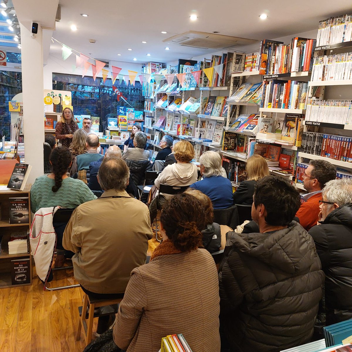 Penguin Llibres tweet media