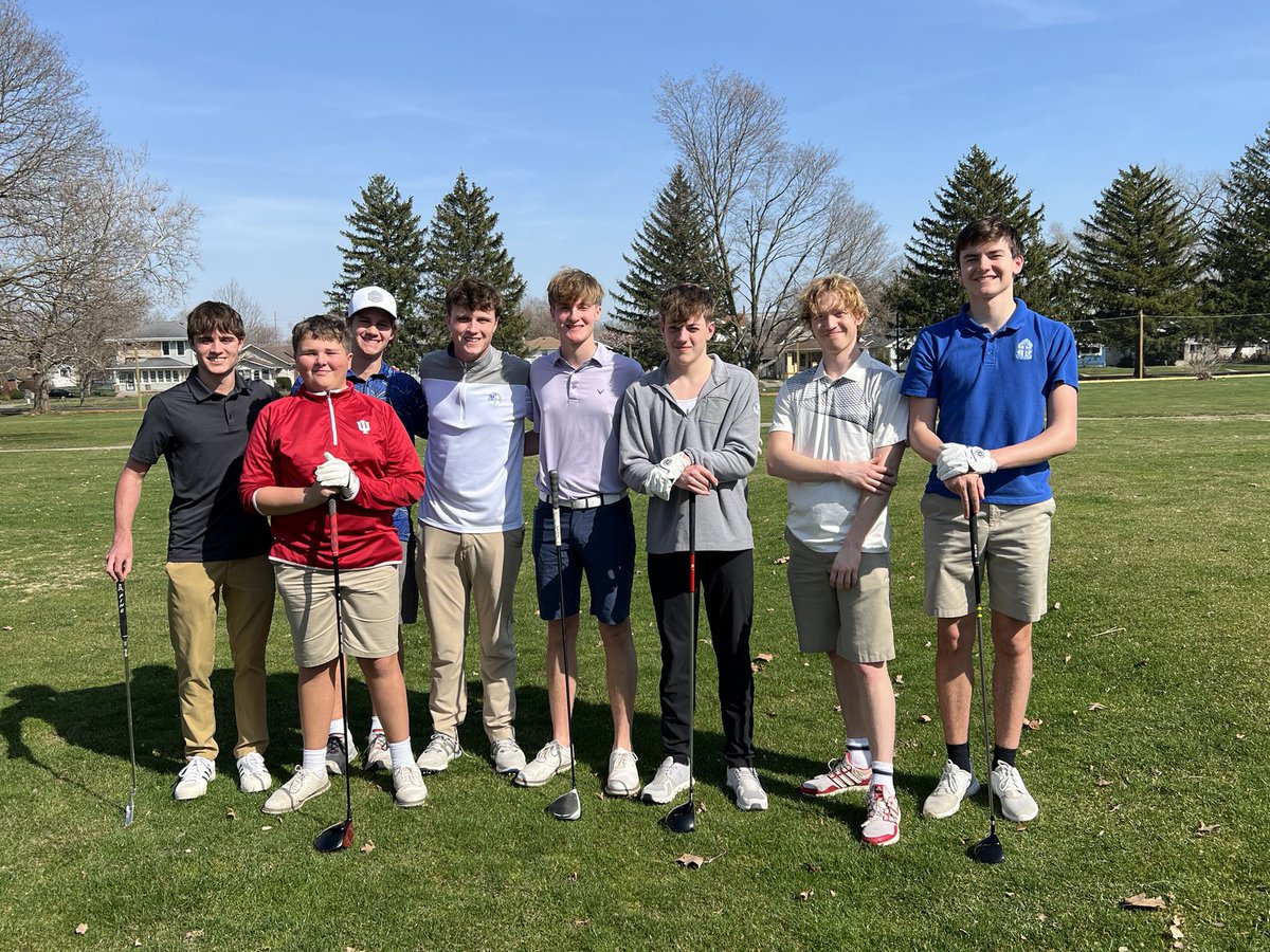 BCHSGOLF's tweet image. 1st day of boys golf very tropical under 74 degrees 🌞! Huge improvement over 1st day a few years ago with snow ⛄️ and 35 degrees!