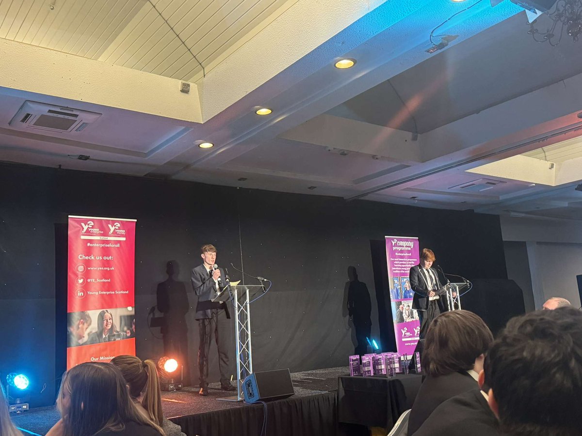 _Hive25's tweet image. Ben and Jamie did an unBEElievable presentation at the renfrewshire finals today! well done guys 🐝🐝