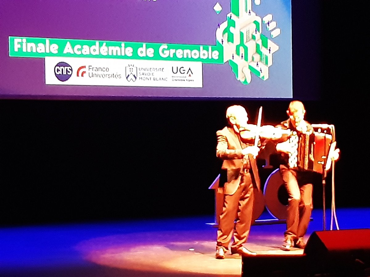 En direct de l'espace Malraux à #Chambéry pour #MT180 finale de l'académie de Grenoble. Interlude musical et déjà 8 candidats de passé. Vivement la suite ! Ils sont très bons !