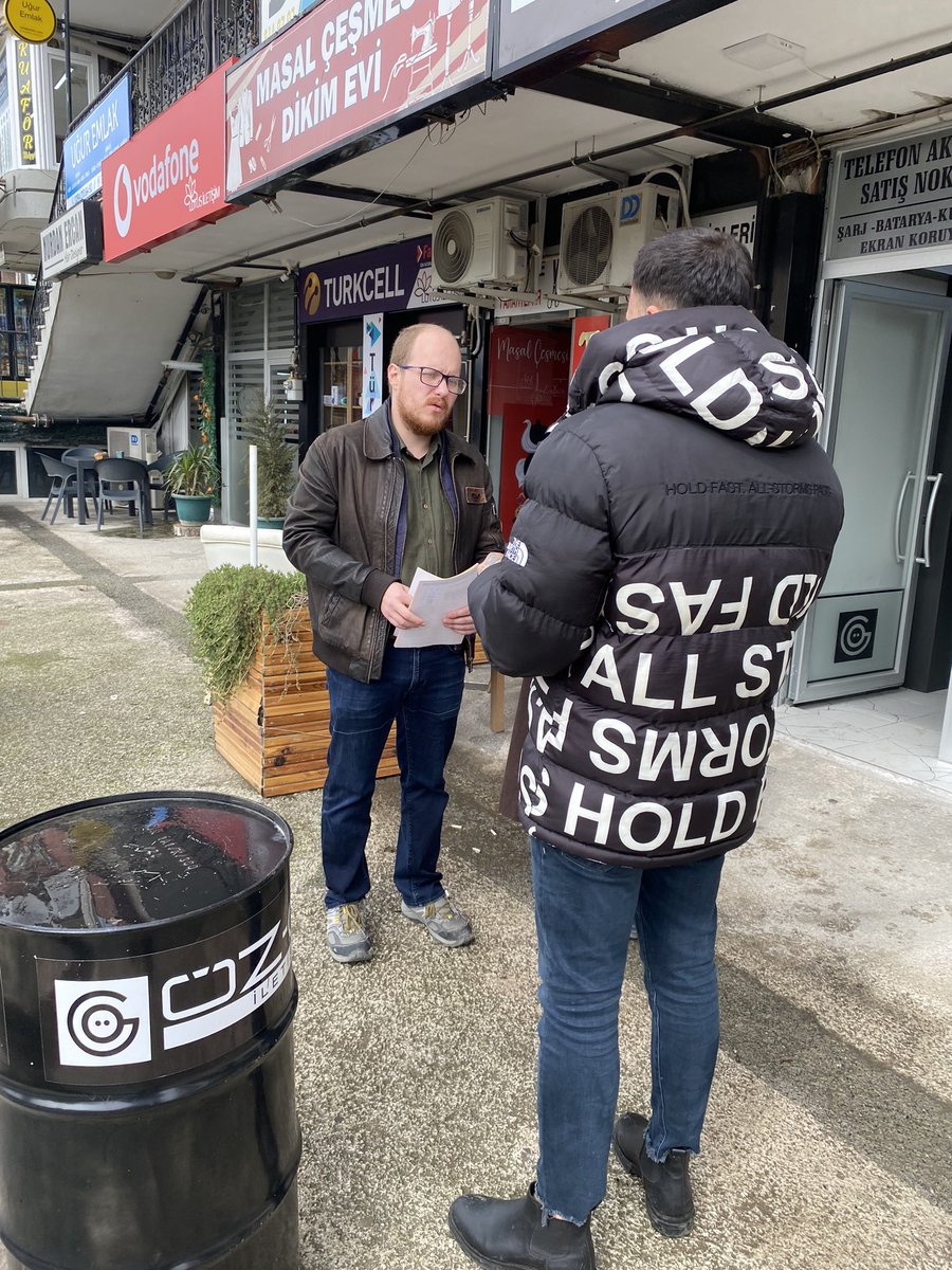 Bugün Belediye Başkan Adayımız Emre Gebeş ile Ayşekadın esnafına ziyarette bulunduk. Edirne’nin problemlerini beraber konuşup halkçı çözümler üreteceğimizi ilettik. Oylar Halkçı Belediyeciliğe, Oylar TKP’ye! Oylar Emre Gebeş’e! #OylarTKPye <a href="/emregebes96/">Emre Gebeş</a>