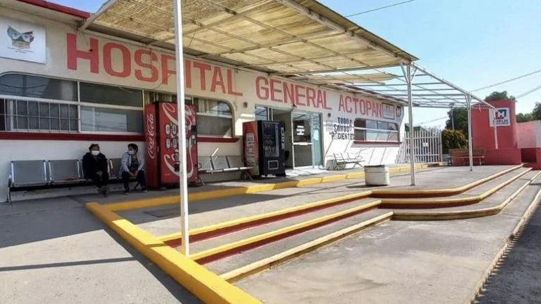 RuidoEnLaRed's tweet photo. El 7 de marzo Adriel de 11 años fue golpeado por sus compañeros en la escuela primaria Benito Juárez en el municipio de Santiago de Anaya, Hidalgo.

Dos estudiantes lo empujaron, pese a estar lastimado continuaron golpeándolo. https://t.co/LZ3zfgDGci