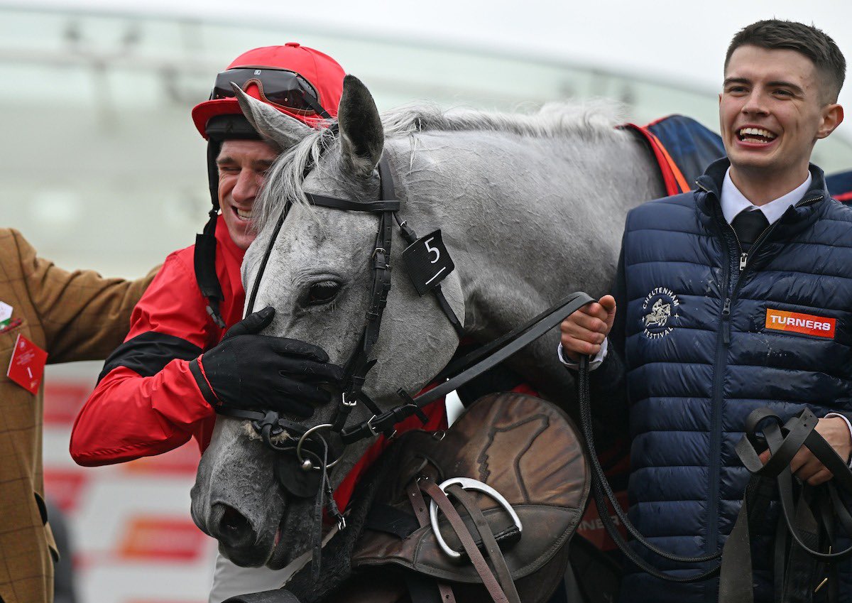 S K E L T E N H A M 😉 A massive thankyou to everyone who makes these days happen. Just unbelievable @CheltenhamRaces @TheJockeyClub @DSkeltonRacing