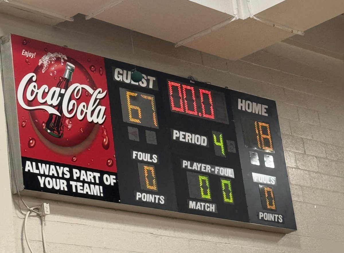 DrTayjay2015's tweet photo. We had a blast at our 5th-grade students vs. staff and parents basketball game! It was so much fun showing the kids that we still got it on the court! 🧡🏀 #checkthescore https://t.co/f0ftiwKXkH
