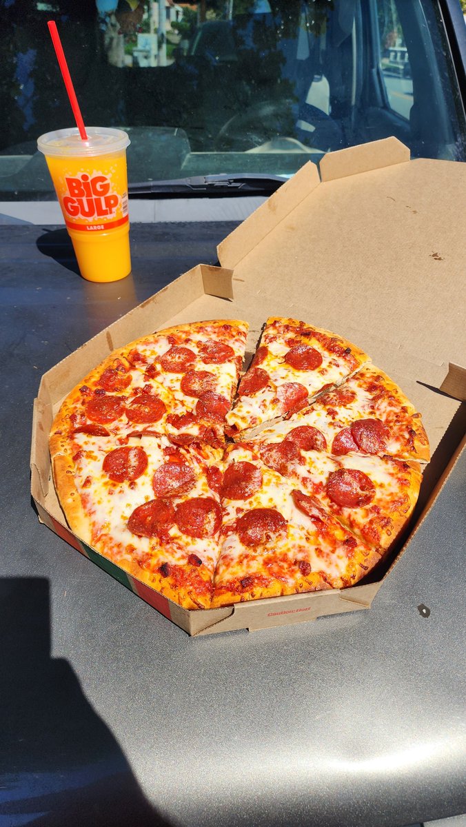 VitoComedy's tweet image. FYI a 711 pizza is $3.14 today (pi day)