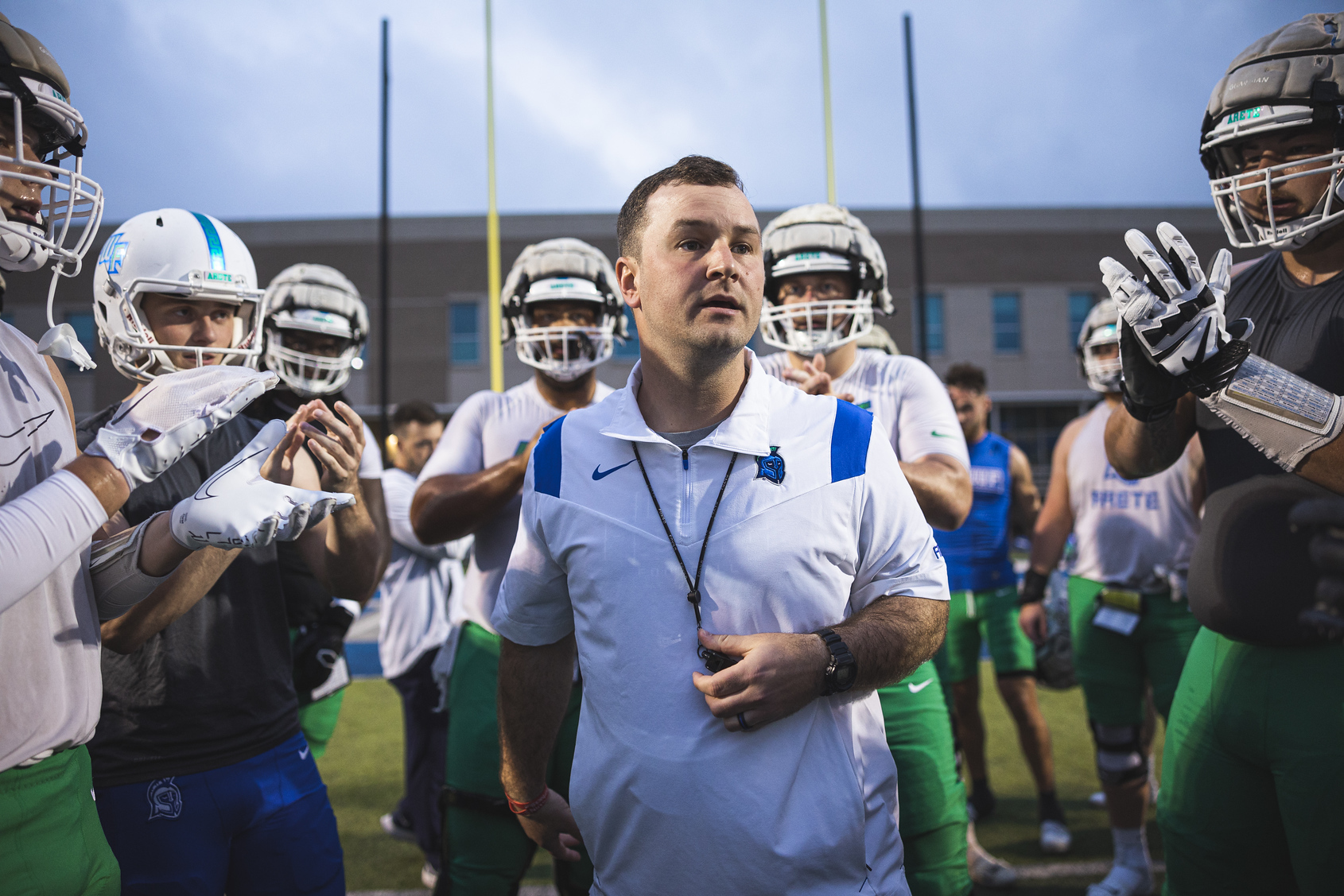 Uwf football deals