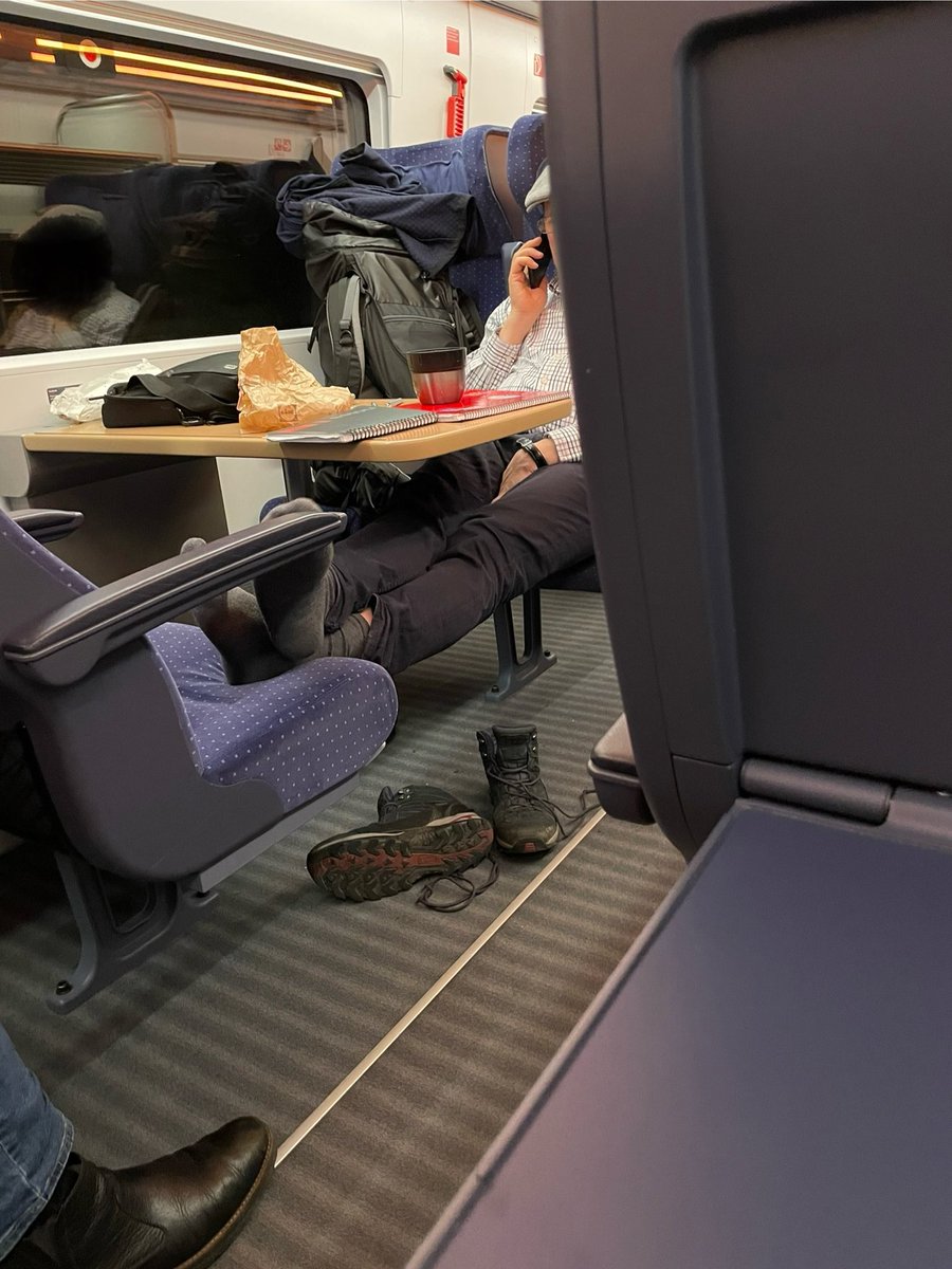 Nils Bomhoff tweet media