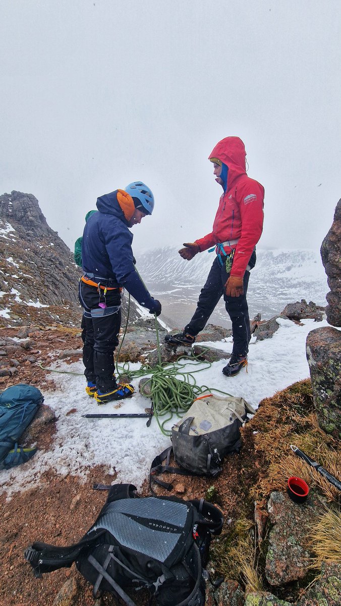 GraemeJHarvey's tweet photo. #Scotland #mountains Mountain Pioneer course in the Cairngorms, with the boss Alex Moran.  Day 2 of 4. https://t.co/63jZeb6YmF