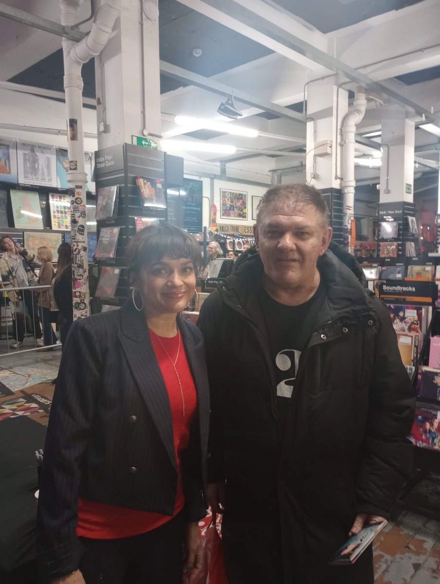 Got to meet @NorahJones at @RoughTrade while she was signing copies of her new cd 'visions'