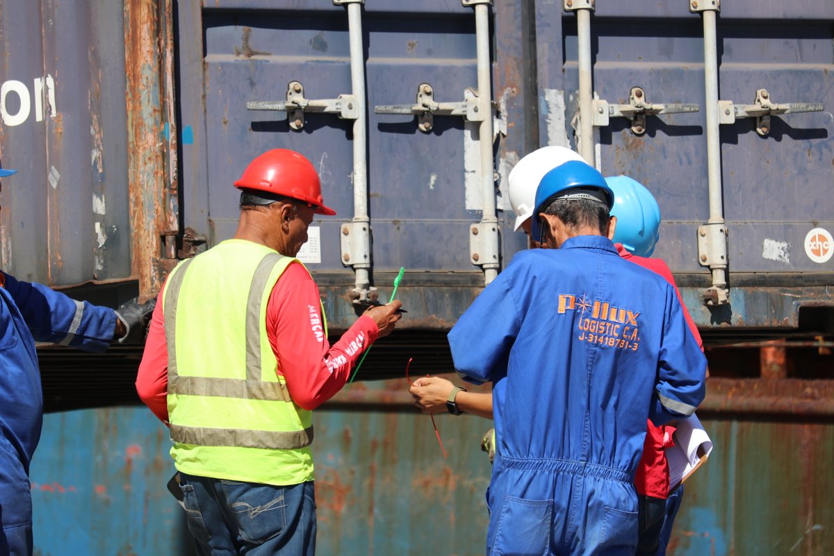 Al Puerto Internacional El Guamache arriba Buque de bandera Internacional con 62 contenedores con mercancía variada, destinada a ser distribuida en la región Insular a través del Plan Nacional de Cabotaje
#AvanzandoPorVenezuela