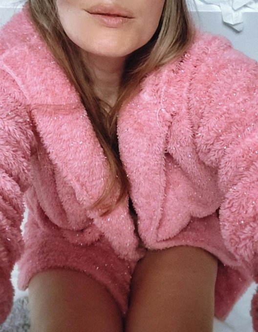 Esta boca os espera el d&iacute;a 23 en Murcia para un gloryhole casero...interesados escribid MD 😘😘😋😋  https://t
