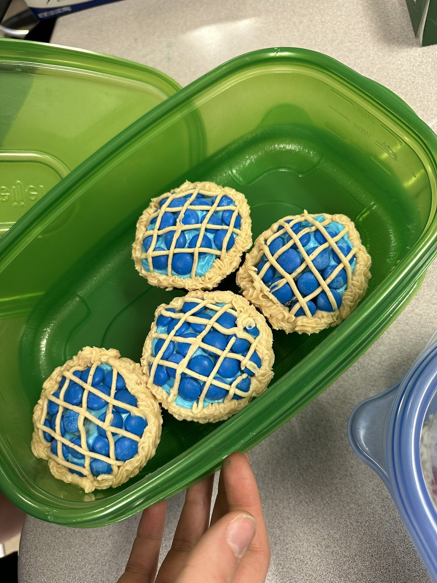 JuliaMathCavitt's tweet photo. Happy Pi Day!! My students took a little break from polar graphing to celebrate with pi day trivia, 3-1-4 challenge, coloring and a twist on the game Connections that I made https://t.co/HCa2FQ1oJB