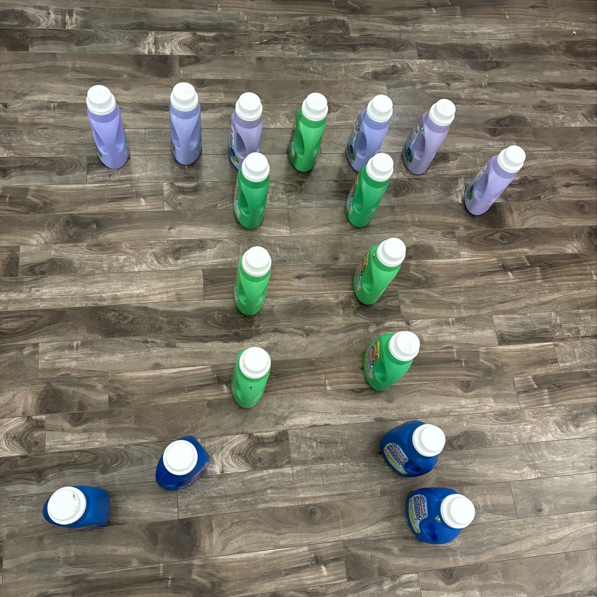 FolajuPhilip's tweet photo. #CMSmathremix
Liquid detergent containers +Mathematics! https://t.co/vdXc0FzTYJ