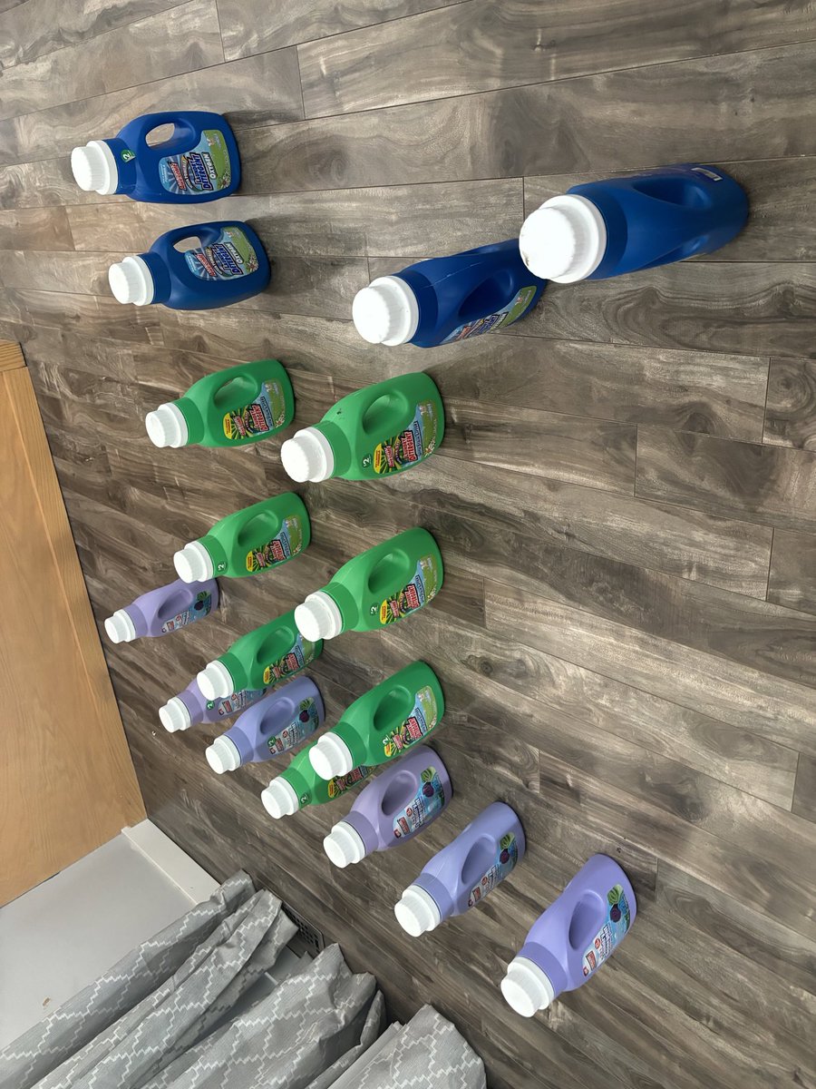 FolajuPhilip's tweet photo. #CMSmathremix
Liquid detergent containers +Mathematics! https://t.co/vdXc0FzTYJ