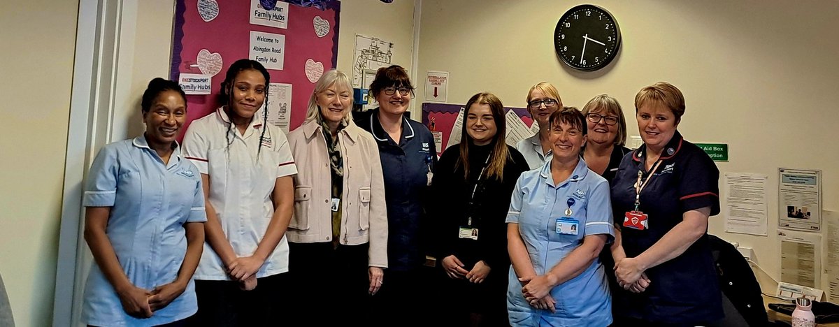 It was a pleasure to spend time with our Reddish Family Hub team with @StockportNHS non-exec Director @sell_louise hearing how their integrated service supports families 👏🏻 @FranJac88799382 @SN_StockportNHS @MarisaLoganWar1 @NicolaFirth6 @helshow1